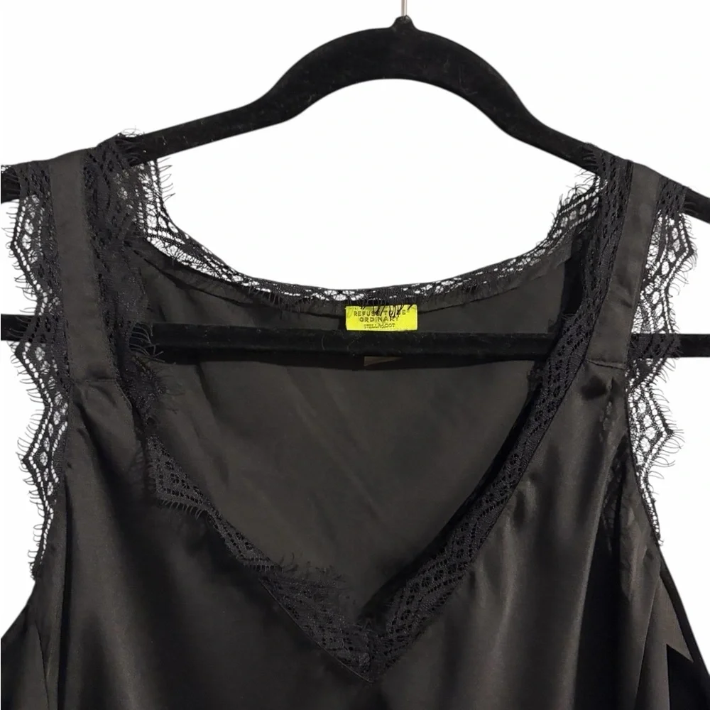 Stella & Dot Tank Top Black V Neck Satin Lace Sleeveless Stretch Womens XL - Picture 8 of 10